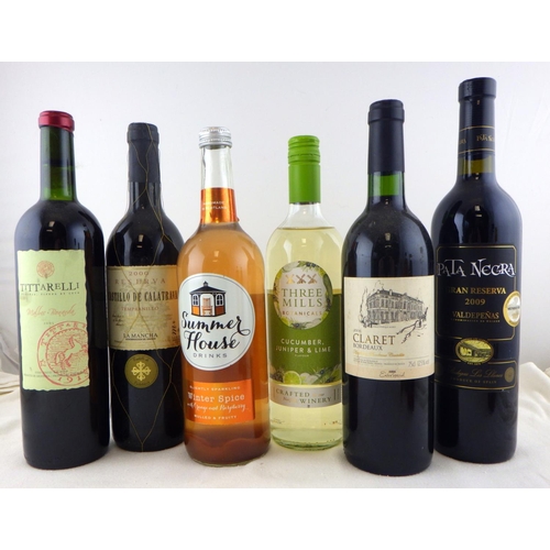 19 - Bellucci Amaretto, a 0.7lt bottle; Soiree Amaretto, a 0.7lt bottle; six various bottles of wine.  (8... 