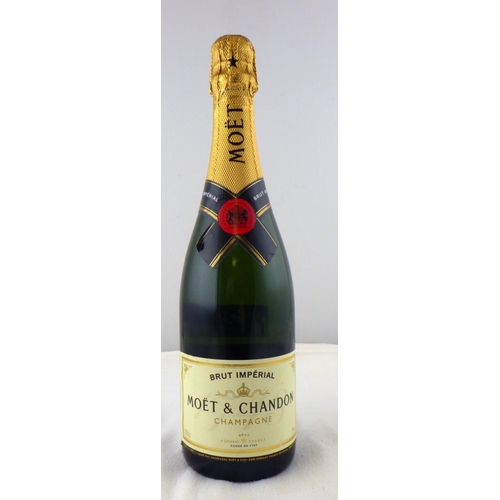 28 - Moet & Chandon Brut Imperial Champagne, a 0.75lt bottle.