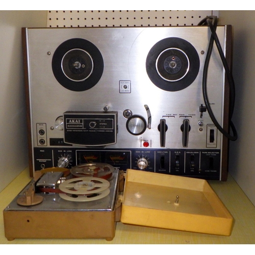 343 - A AKAI 4000DS reel to reel together with a small Benkson 68 reel to reel  AF (2)