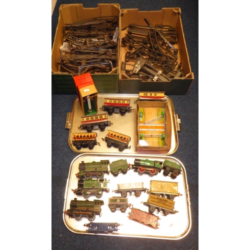 255 - A Hornby Meccano train train set ad accessories  (3)