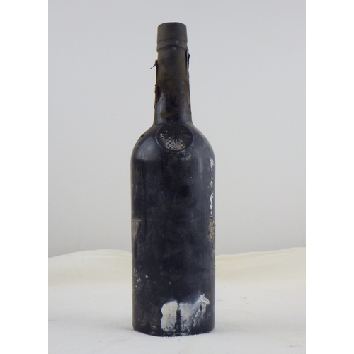 49 - Fonseca 1977 Vintage Port, a single 0.75lt bottle.   Ex. the wine cellar of a gentleman.