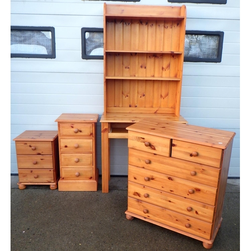 724 - Three various pine chests of drawers together with a pine desk af (4)