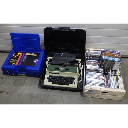 777 - A typewriter, Dvds & k-nex (3)