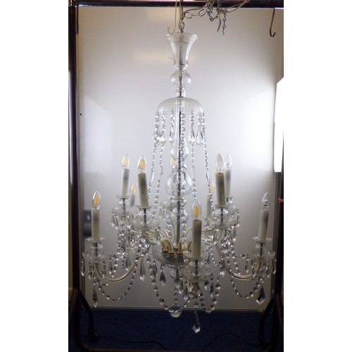 789 - A large branch glass chandelier
The Estate of Mr Darrell Buttery