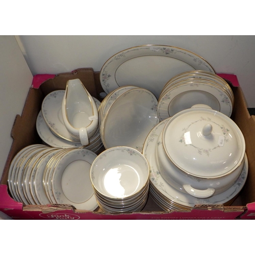 292 - A large qty of Royal Doulton Vogue dinner ware (2)