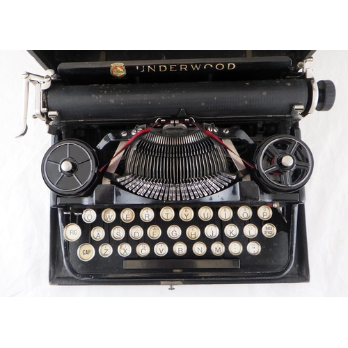 299 - An Underwood portable typewriter case af