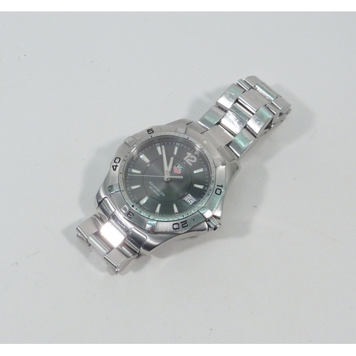 62 - A Tag Heuer Aquaracer bracelet watch, stainless steel having a grey dial, quartz movement.  40mm acr... 