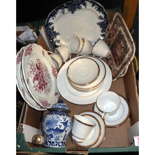 327 - A group of misc glass, ceramics and collectables (3)