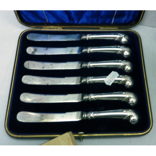 8 - Victorian silver cutlery comprising a pair of silver dessert forks and a matching pair of silver des... 