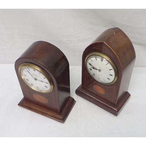 562 - Two Edwardian inlaid mantle clocks 21 & 23 cm tall (2)