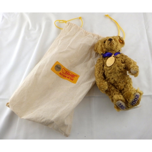 58 - A Steiff Golden Jubilee teddy bear 660740, with bag