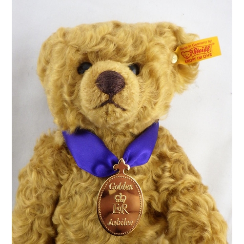 58 - A Steiff Golden Jubilee teddy bear 660740, with bag