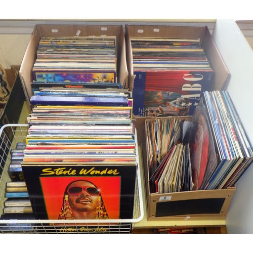 5 - A collection of vinyl records incl albums, singles, picture disks, most pop 1970s and 1980s incl Yes... 