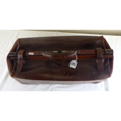 45 - A 19th century leather Gladstone weekend bag with many internal pockets.