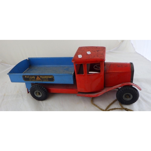 104 - A Tri-Ang tin plate tipper truck 48cm long