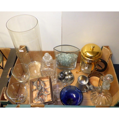 163 - A qty of various drinking glasses, further glass ware, a damaged Cloisoone vase, etc (4)