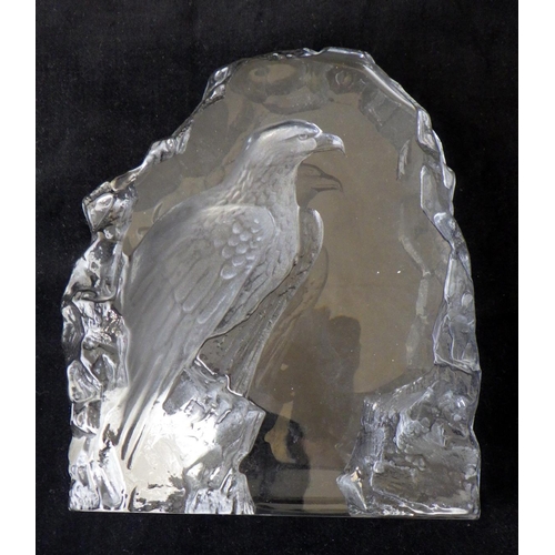 215 - A signed glass eagle sculpture 17cm tall