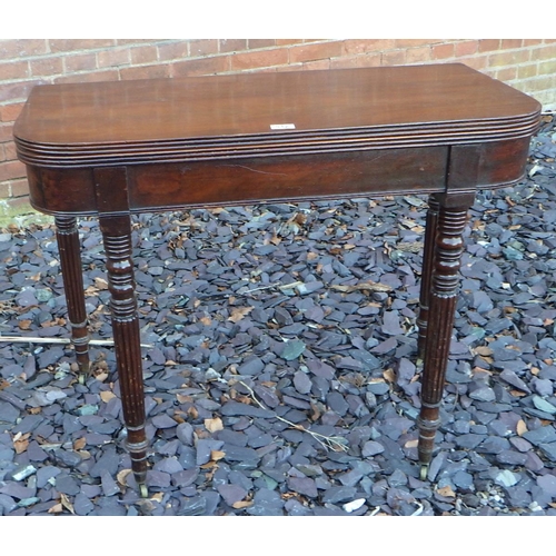 512 - A 19th cen mahogany tea table on turned & reeded legs (top a/f), ex The Retreat (68)