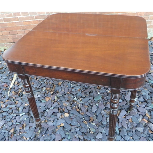 512 - A 19th cen mahogany tea table on turned & reeded legs (top a/f), ex The Retreat (68)