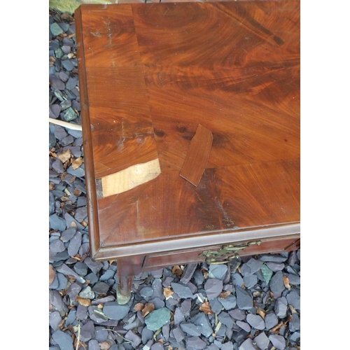 523 - A mahogany lowboy, later top on turned legs with pad feet, a/f veneer damage, 78cm wide, ex The Retr... 