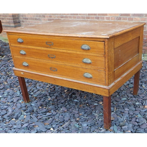 540 - An oak plan chest, top half, 119cm wide, ex The Retreat (119)