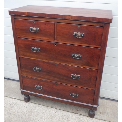 624 - A late Victorian chest of drawers, 98cm wide