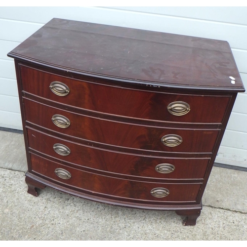 626 - A reproduction mahogany bowfronted chest of drawers, 92cm wide