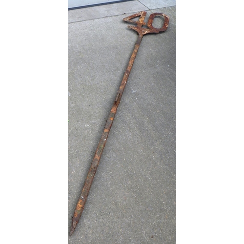 725 - An original metal 40mph Railway sign from the Selby - Goole line over the River Derwent, 296cm tall