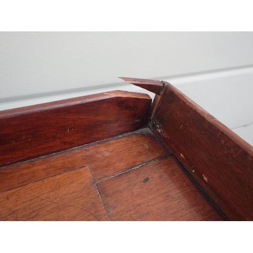 733 - A 19th cen mahogany dressing table a/f and a 1930's oak dressing table (2)