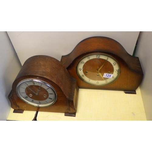 124 - A Westminster chime oak cased mantle clock together with a further oak mantle clock (2)   566475