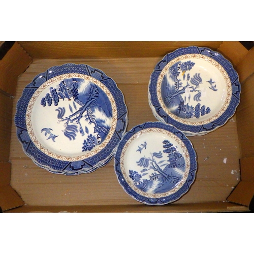 193 - A qty of Booths willow pattern table ware (2)