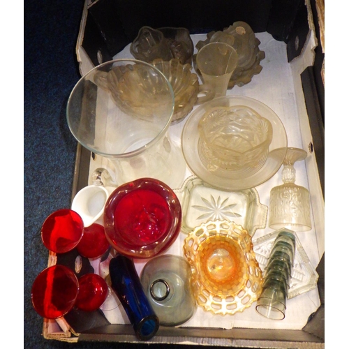 225 - A large qty of misc glass ware to include vases, bowls, lamps etc (4)