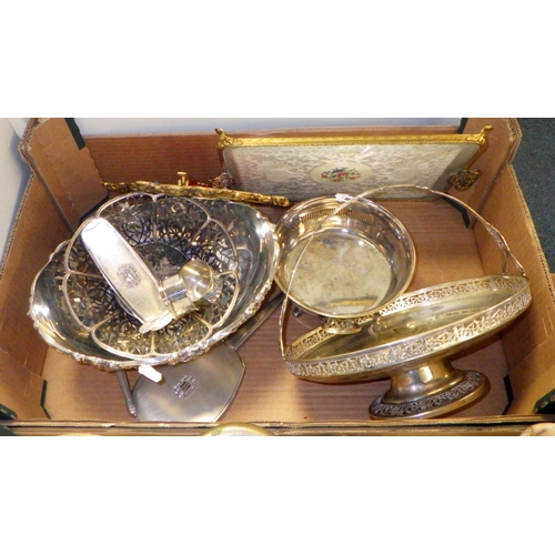 246 - A qty of misc silver plated ware, and collectables (2)