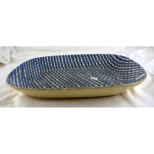 284 - A Harwood Stockton combed slipware dish 32 x 40cm af