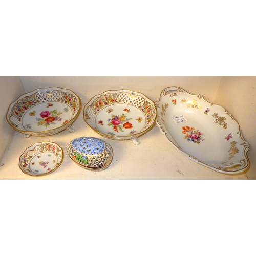 324 - A Herend lattice egg together with various German Porcelain to include Schumann, Weimar etc (7)