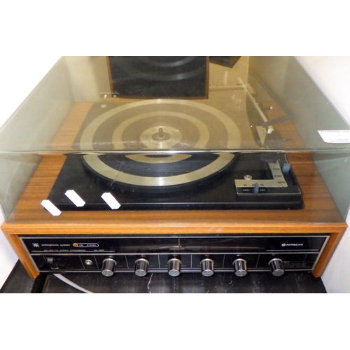 381 - A Hitachi Ambiophonic System turntable and speakers together with a Vintage Roberts radio,
All elect... 