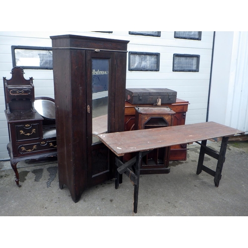 620 - An oak single wardrobe, dressing table, folding table, suitcase, music cabinet, chiffonier, (6), (a/... 