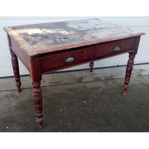 712 - A late Victorian writing table, a/f top loose