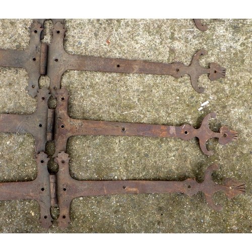 749 - Eight double joint hinges, approx 84cm long (ex York Minster Stores)