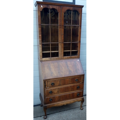 796 - A reproduction mahogany sideboard, 137cm long together with a bureau bookcase (a/f)