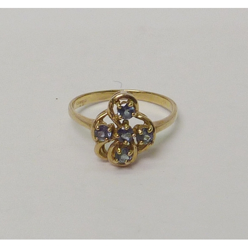 27 - 9ct gold 'gtv' green gemstone dress ring.  Approximately 2gr gross / size N. 735541