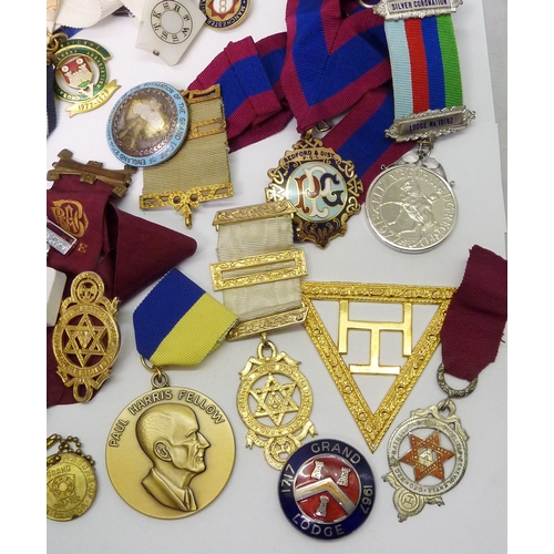 57 - A group of medals and jewels incl Masonic, Rotary and RAOB interest. 273228