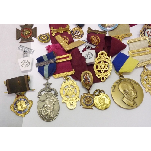 57 - A group of medals and jewels incl Masonic, Rotary and RAOB interest. 273228