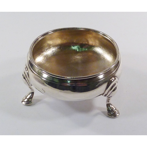 14 - A silver cauldron salt, Thomas Wallis, London 1776, 63mm diameter / 38gr; a cased set of six coffee ... 