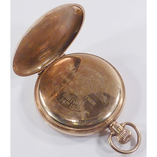 7 - A Waltham pocket watch having a keyless wind lever movement in a Denison 9ct gold full hunter case, ... 