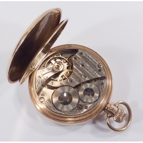 7 - A Waltham pocket watch having a keyless wind lever movement in a Denison 9ct gold full hunter case, ... 