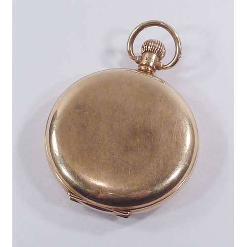 7 - A Waltham pocket watch having a keyless wind lever movement in a Denison 9ct gold full hunter case, ... 