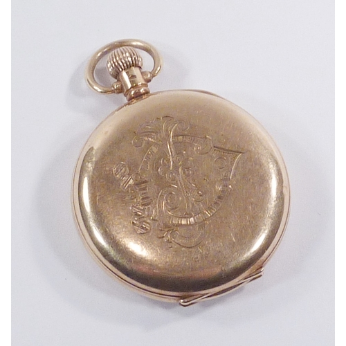 7 - A Waltham pocket watch having a keyless wind lever movement in a Denison 9ct gold full hunter case, ... 