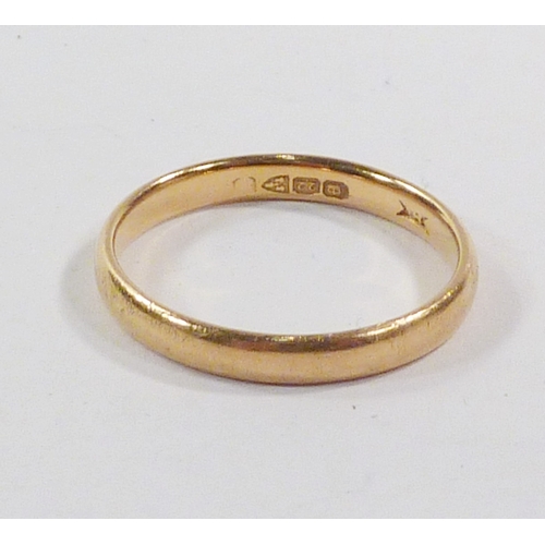 74 - A 22ct gold band ring.  3.2gr