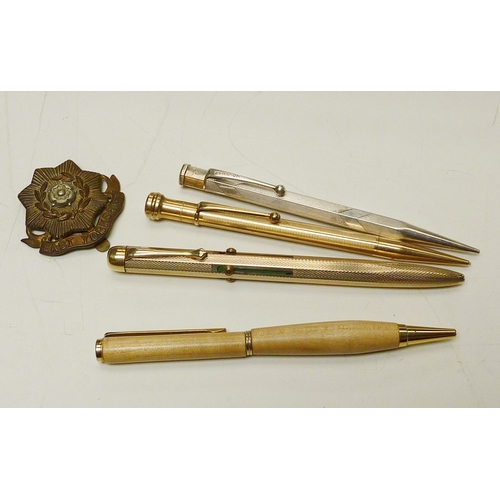 81 - A collectors lot comprising coins including a 1892 crown; a silver propelling pencil, a gold plated ... 